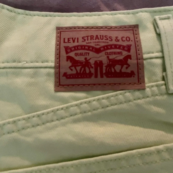 Levi’s High Waisted Mom Shorts Daiquiri Green New Without Tags Size 30 - Picture 8 of 11